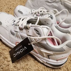 Brand new Vionic Orthoheel Shoes